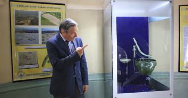 Stire din Cultură-Educație : Exponat vechi de 3.000 de ani, atracția lunii  la Muzeul de Istorie și Arheologie Constanța