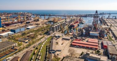 Stire din Economie : Deficitul balanței comerciale a României a crescut cu aproape 50%