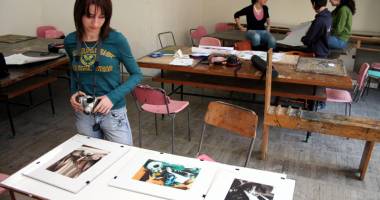 Stire din Cultură-Educație : Expoziție care atestă valoarea elevilor  de la Colegiul de Artă