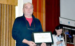 Stire din Cultură-Educație : Expoziție  de lucrări foto