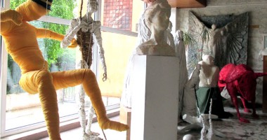 Stire din Cultură-Educație : Expoziție inedită pe holul Colegiului de Artă