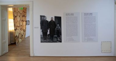 Stire din Cultură-Educație : Expoziţia „Aşa văzut-a Zaharia”, la Muzeul de Istorie