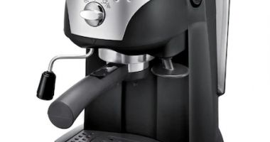 Brad Pitt, noul ambasador al brandului italian de expresoare DeLonghi