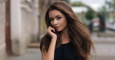 Stire din Sănătate : Extensiile de păr, frumoase, dar și periculoase