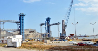 Stire din Economie : Încă un pas pentru extinderea spre sud a danei de gabare din Portul Constanța