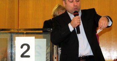 Stire din Politică-Administrație : Primarul Nicolae Matei a făcut fericiți alți 300 de năvodăreni