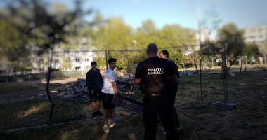 Galerie foto. Vandalizarea băncilor, distracția de vineri seara a unor tineri constănțeni