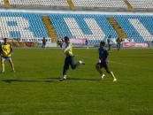 Stire din Sport : Ioan Sdrobiș duce Farul la FIFA (galerie foto)