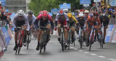 Stire din Sport : Veste bună pentru ciclismul românesc. Eduard Grosu, locul 5 într-o etapă din Turul Italiei