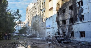 Stire din Actualitate : Rusia a atacat cu drone și rachete orașul Cernăuți, la 40km de România