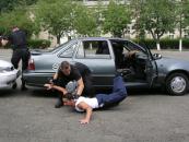 Stire din Eveniment : 11 tineri prinși în flagrant în timp ce consumau sau încercau să vândă droguri
