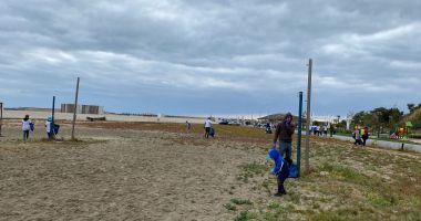 Amplă acțiune de curățenie, pe Plaja Modern - 4