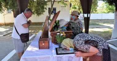 Tradiţia continuă! Doi copii orfani, botezaţi la Cumpăna - 3