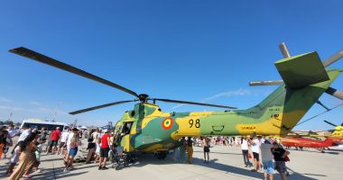 A început Black Sea Air Show 2025. Mii de constănțeni și turiști sunt prezenți la evenimentul de la Mihail Kogălniceanu - 7