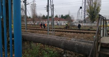 GALERIE FOTO / Alertă. Bărbat CĂLCAT DE TREN, la Constanța - 3