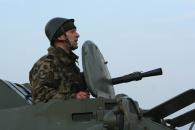 Armata trage cu tunurile în ținte de lux de șase miliarde de lei vechi