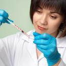 Stire din Sănătate : Fetițele din clasele a VI-a și a VII-a vor fi vaccinate împotriva cancerului de col uterin