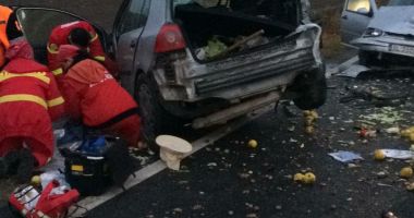 GALERIE FOTO / ACCIDENT RUTIER GRAV PE DN 22A. O persoană A DECEDAT - 5