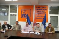 Stire din Politică-Administrație : Organizațiile PNL Oltina și Băneasa și-au anunțat susținerea pentru Traian Băsescu la prezidențiale