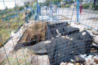 "Mazăre se plimbă bine-mersi în țările calde și aici se prăbușește strada"