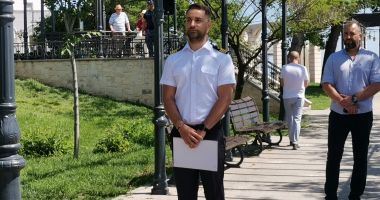 Stire din Eveniment : Comandant de navă decorat cu Ordinul „Virtutea Maritimă”, pentru salvarea a patru vieți, de pe un velier, în Golful Mexic