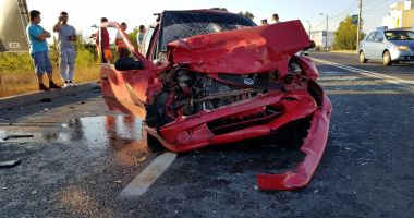 VIDEO / ACCIDENT RUTIER GRAV între Eforii. O victimă este încarcerată - 3