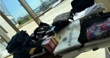 Marfă suspectă contrafăcută în valoare de peste 100.000 de lei descoperită la Mangalia într-un autocar - 5