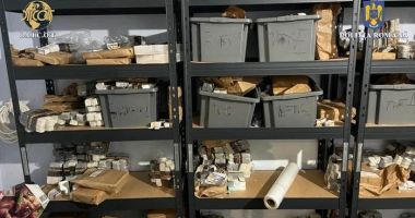 Fabrică de droguri destructurată de DIICOT. Materia primă era recepționată în colete din China și India