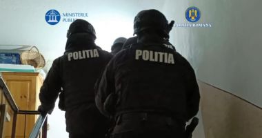Stire din Eveniment : Percheziții la "fabrica de buletine". Sunt vizați funcționari și primari