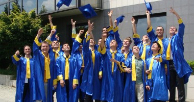 Stire din Cultură-Educație : Românii, greu cu facultățile