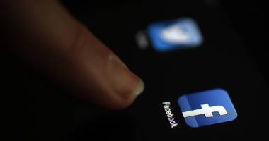 Stire din Tehnologie : Facebook și-a dublat profitul în anul 2014 iar veniturile companiei au depășit 12 miliarde de dolari