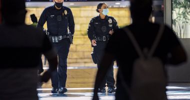 Stire din Actualitate : Poliţiştii din LA, somaţi de Facebook să nu mai spioneze utilizatorii de pe conturi false