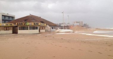 IMAGINI SENZAȚIONALE / MAREA A ÎNGHIȚIT PLAJELE - 3