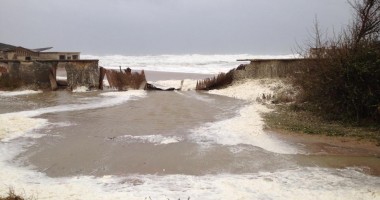 IMAGINI SENZAȚIONALE / MAREA A ÎNGHIȚIT PLAJELE - 5