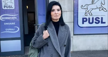 Stire din Politică-Administrație : Lavinia Șandru de la PUSL cere intervenția CSAT pentru salvarea Azomureș