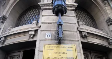 Stire din Actualitate : Fost magistrat cere în instanță actele de studii ale lui Nicușor Dan