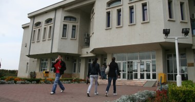 Stire din Cultură-Educație : Vin americanii la Universitatea "Ovidius"