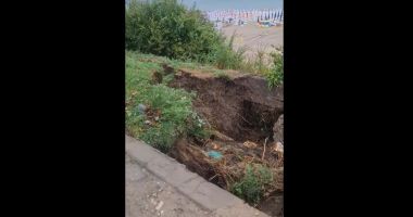 Stire din Eveniment : „A plecat malul falezei!”. Tot din categoria dezastrelor de după ploile abundente