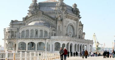 Stire din Politică-Administrație : Sondaj privind soarta Cazinoului. Sunteți de acord ca Primăria Constanța să se împrumute pentru a fi restaurat?
