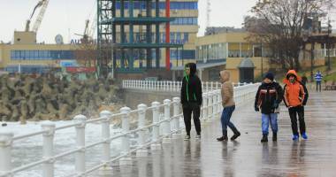 COD PORTOCALIU de viscol la Constanța / Spectacol pe faleza de la Cazino. GALERIE FOTO - 3