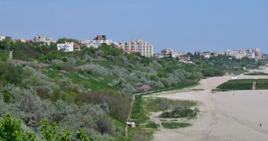 Stire din Social : Editorial - Faleza plajei Modern, între nostalgie și betoane