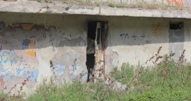 Plaja și faleza Modern, pline de ruine și gunoaie - 3