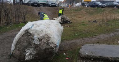 Faleza de la Poarta 5, curățată în această dimineață - 2
