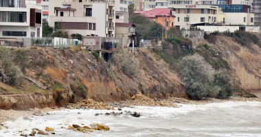 Marea Neagră înghite Faleza Nord - 6