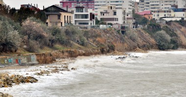 Marea Neagră înghite Faleza Nord - 3