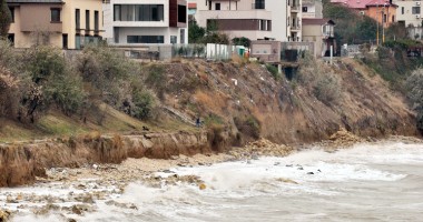 Marea Neagră înghite Faleza Nord - 5
