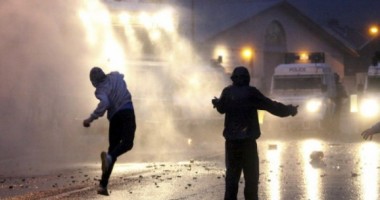 Stire din Actualitate : ATAC cu BOMBE ARTIZANALE asupra unor familii de români din Irlanda