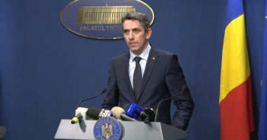 Stire din Politică-Administrație : Dancă: 250.000 de elevi din medii defavorizate vor primi tablete