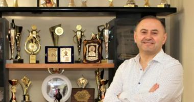 Stire din Eveniment : Omul de afaceri Fănel Bogoș, care ar fi plătit peste un milion de euro să ajungă la Ilie Bolojan, a fost arestat