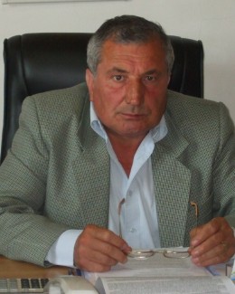 Stire din Politică-Administrație : "Am reușit să scot localitatea din noroaie și mizerie"